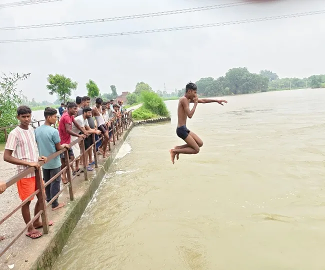 Prayagraj Karnavati River
