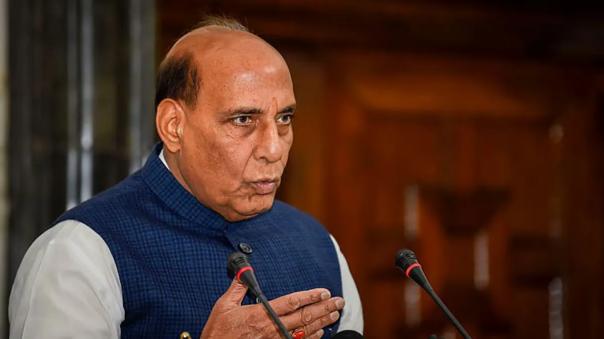 'वंदे मातरम का विरोध देश की भावनाओं का अपमान', कांग्रेस पर बरसे राजनाथ सिंह