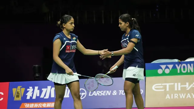 BWF Championship 2026: गायत्री-त्रीसा ने चौथी सीड चीन की जोड़ी को हरा किया बड़ा उलटफेर, 15 साल बाद मेडल किया पक्का
