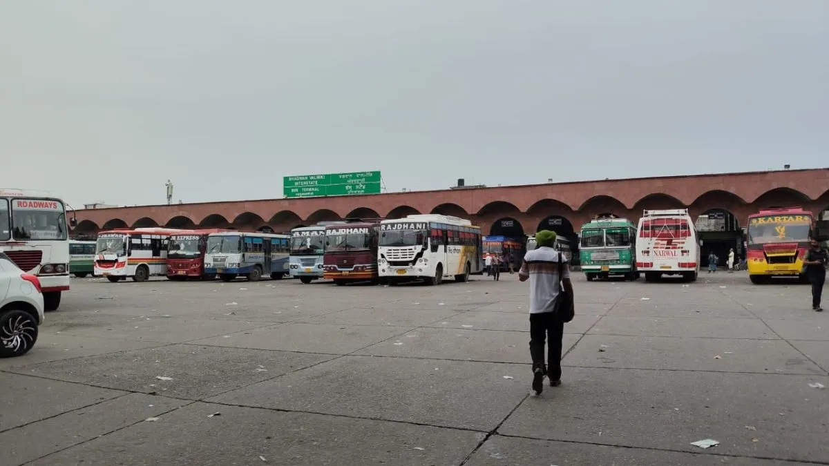 hoshiarpur buses