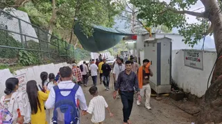 मां वैष्णो देवी के दिव्य दर्शन के लिए भवन की ओर बढ़ते श्रद्धालु। फोटो : जागरण