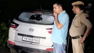 पुलिस ने वाहन को जब्त कर लिया है।