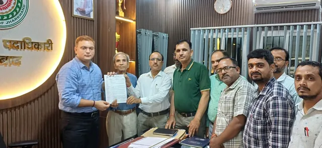 धनबाद में SIR और जनगणना कार्य हेतु शिक्षकों को मिली क्षतिपूर्ति अवकाश व समय पर वेतन