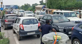 40 मिनट तक हाईवे की एक लेन बाधित। जागरण
