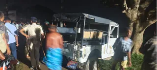 सूचना मिलते ही पुलिस और प्रशासनिक अधिकारियों ने दलबल के साथ पहुंचकर स्थिति को संभालने का प्रयास किया।