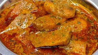 मसालेदार ग्रेवी वाली केला की सब्जी
