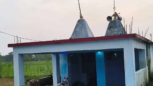 ईचागढ़ के बांका महादेव: जहां कई प्रयासों के बाद भी सीधा नहीं हो सका शिवलिंग, जानिए मंदिर की पौराणिक रहस्य
