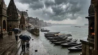 वाराणसी पूर्वांचल में उमस और गर्मी का दौर, जल्द होगी बादलों की दस्तक और बारिश।