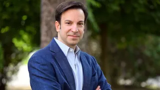 ‘स्टार्स एंड स्ट्राइप्स’ के संपादक-इन-चीफ एरिक स्लाविन को किया गया बर्खास्त
