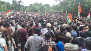 छात्र आंदोलन बन रहा राजनीति का अखाड़ा।