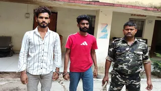 गढ़वा में दो शातिर अपराधी देसी कट्टा के साथ गिरफ्तार। जागरण