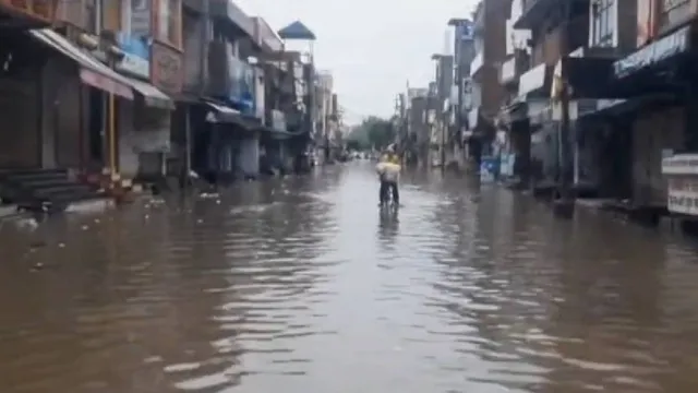 जम्मू-कश्मीर में 31 अगस्त तक उमस और गर्मी, कई इलाकों में होगी तेज बारिश; बाढ़ और भूस्खलन की चेतावनी
