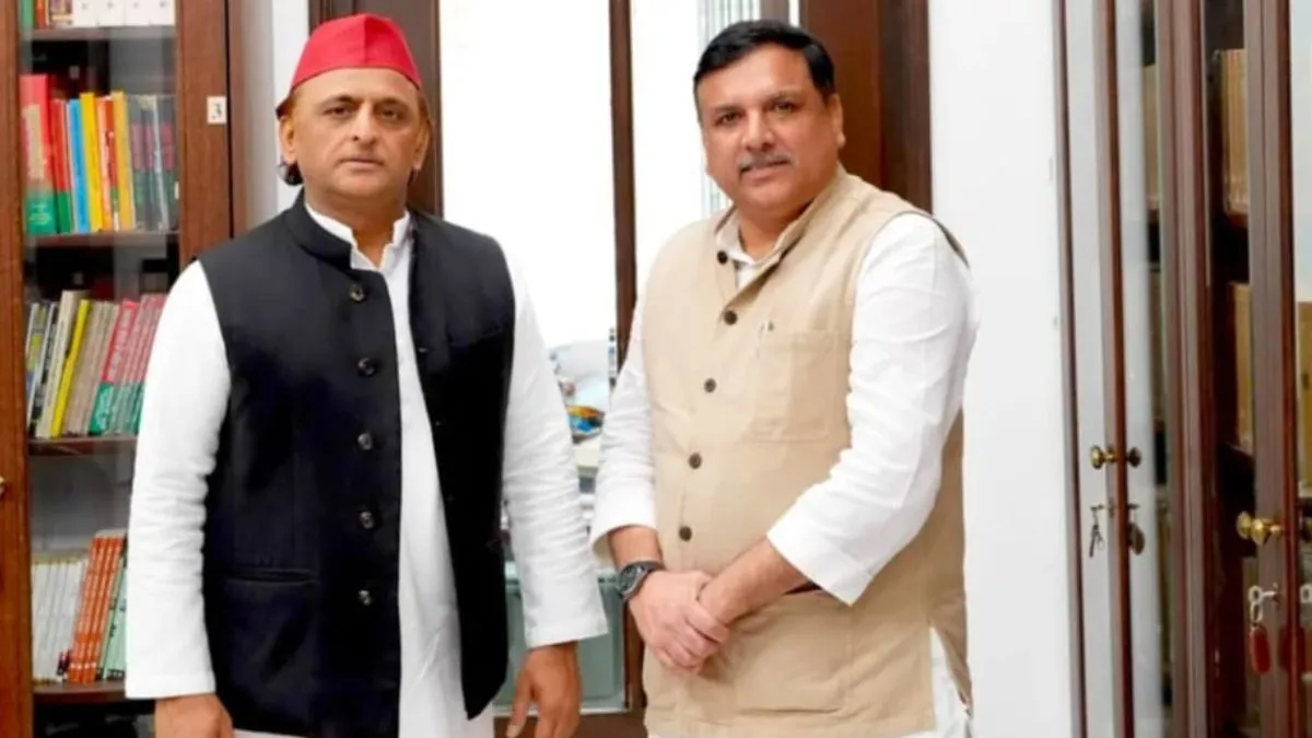 अखिलेश से मुलाकात के बाद संजय सिंह का BJP पर बड़ा हमला, बोले- ‘आरक्षण और संविधान के लिए सबसे बड़ा खतरा’