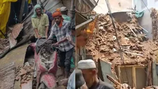 चांदनी महल में जर्जर इमारत का हिस्सा गिरा।