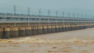 फरक्का बराज पर बिहार को मिली बड़ी सफलता गंगा के बढ़ते जलस्तर के बीच बंगाल ने खोले गेट