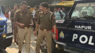 हापुड़ पुलिस।