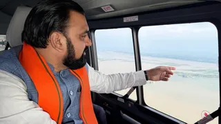 बिहार में बाढ़ का जायजा लेने मुख्यमंत्री सम्राट चौधरी का हवाई सर्वेक्षण