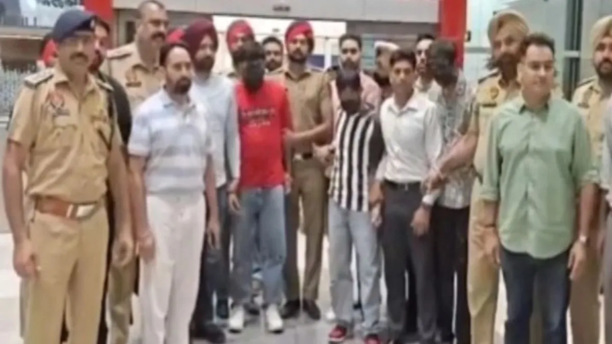 मलेशिया से लाए गए बंबीहा गैंग के तीन भगोड़े, अब तक 51 अपराधियों को लाया गया वापस