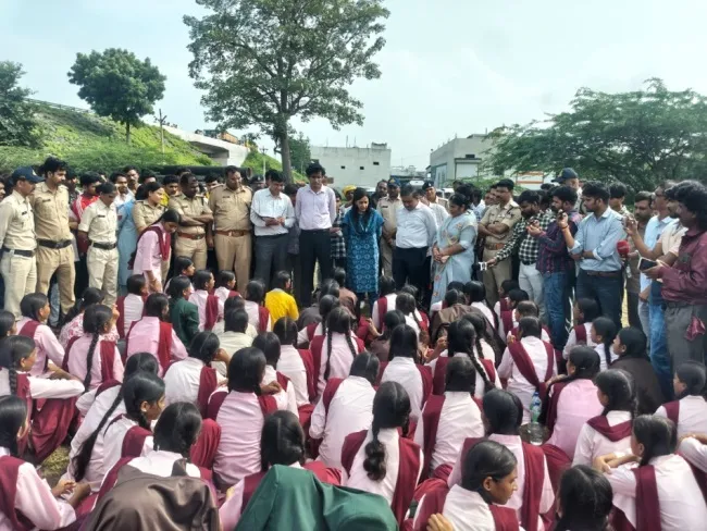 barwain G protest 2155