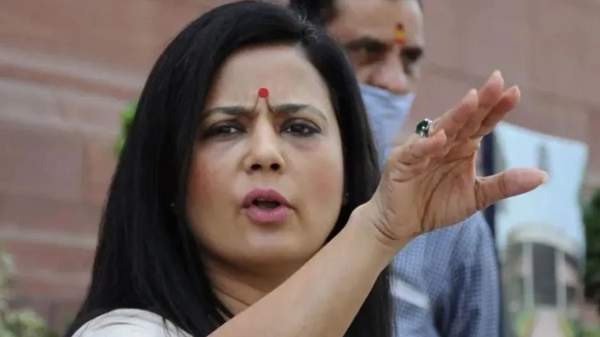'आधी रात को बेदखल किया गया', नदिया सर्किट हाउस खाली कराने के बाद SC पहुंची महुआ मोइत्रा
