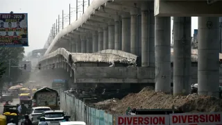 वजीराबाद रोड पर निर्माणाधीन डबल डेकर फ्लाईओवर।जागरण