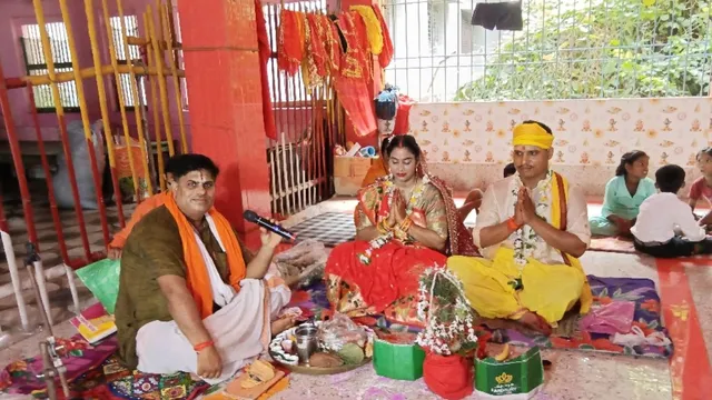 बक्‍सर में थानेदार और मंदिर का ये रिश्ता है बेहद खास, 1920-21 से चली आ रही परंपरा आज भी कायम
