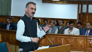 हिमाचल प्रदेश के मुख्यमंत्री सुखविन्द्र सिंह सुक्खू विधानसभा में बात रखते हुए।