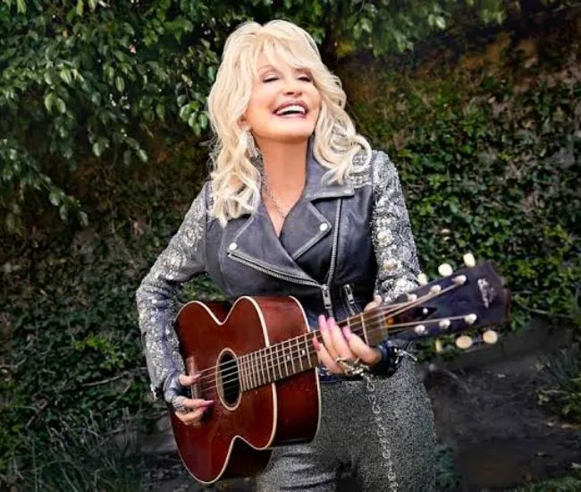 DOLLy parton DIED (7)