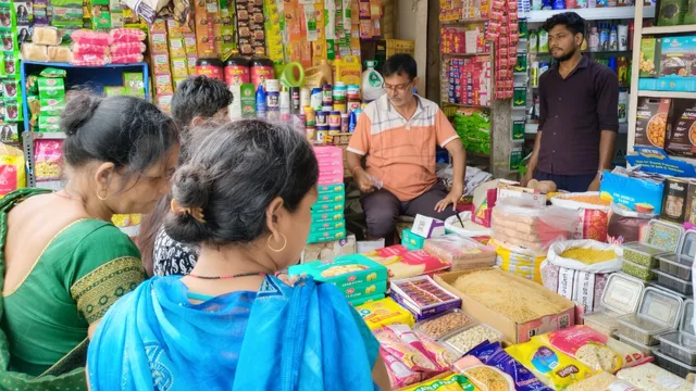प्याज से लेकर चीनी, सरसों तेल के दाम बढ़े, हरदोई में त्योहारों पर बढ़ा घरेलू खर्च

