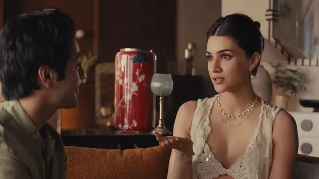  विवाद के बाद कंपनी ने हटाया Kriti Sanon का रक्षाबंधन विज्ञापन, एक्ट्रेस के कपड़ों को लेकर मचा था बवाल