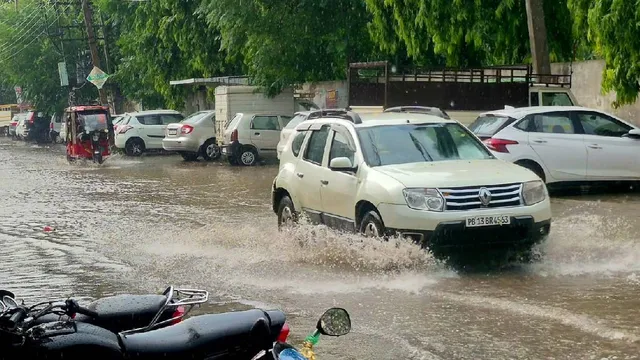 Punjab Weather: पंजाब में सुस्त पड़ा मानसून, चंडीगढ़-लुधियाना में तेज बारिश; उमस भरी गर्मी से लोग परेशान
