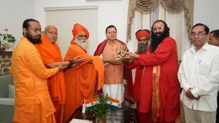 मुख्यमंत्री पुष्कर सिंह धामी से मिला साधु-संतों का प्रतिनिधिमंडल