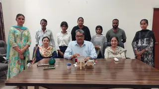 पढ़ाई के दबाव से परेशान हो हरियाणा से अमृतसर पहुंची दो किशोरियां।