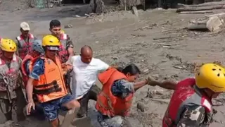 नेपाल में राहत कार्य व बचाव में जुटे जवान। फोटो- सोशल मीडिया