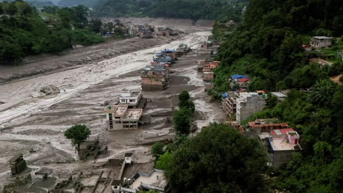 'हिमालय में जो भी पिघलता है...', नेपाल के मंत्री ने बताया बाढ़ के बाद भारत को क्यों है खतरा