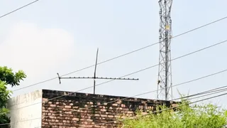 कठुआ में आज भी छत की शान है टीवी का पुराना एंटीना।