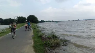 गंगा के जलस्तर में मामूली गिरावट से मिली राहत