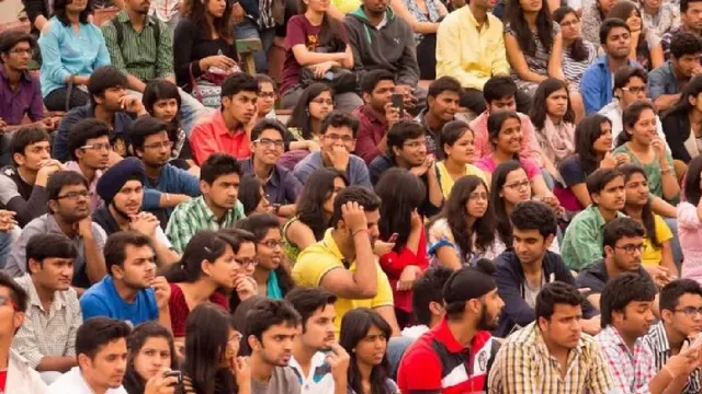 विचार: आकाश छूने को तैयार नई पीढ़ी
