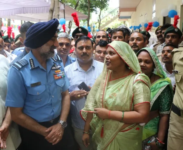 एयर चीफ मार्शल ने बच्चों को सुनाई संघर्ष और सफलता की कहानी, बोले- NDA में अंग्रेजी में फेल हुआ, फिर मेडल लेकर लौटा 3 79405982-1mb
