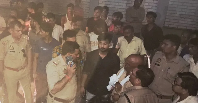 रक्षाबंधन से पहले कायमगंज में मुनीम से 8.55 लाख लूटे, तमंचे की बट मारकर घायल
