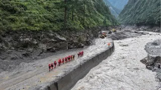 दोगुनी रफ्तार से पिघल रहे हैं हिमालय के ग्लेशियर(फोटो: रॉयटर्स)
