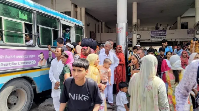हरियाणा में बहनों ने भाई की कलाइयों पर बांधी राखी, आदेश के बावजूद प्राइवेट बसों ने महिलाओं से वसूला किराया
