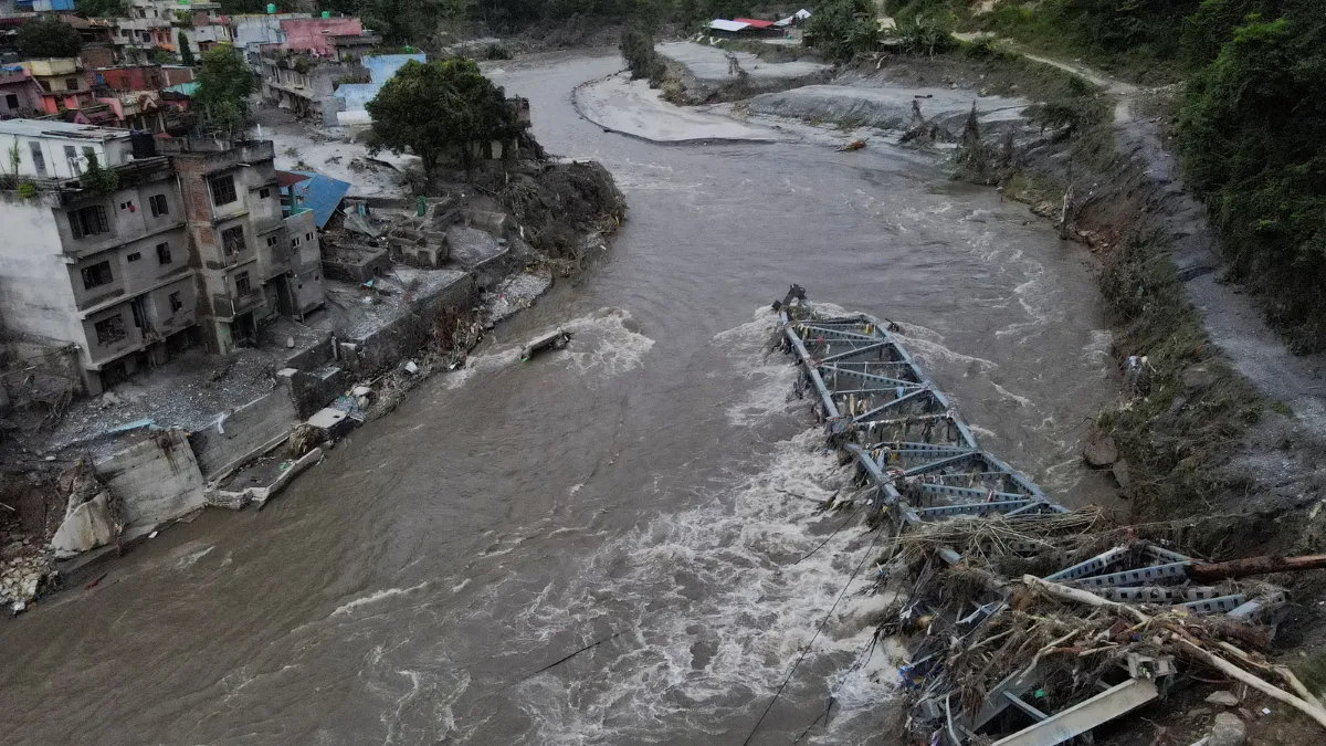 नेपाल की मदद के लिए आगे आया भारत, राहत सामग्री से लदा तीसरा विमान रवाना; टनल रेस्क्यू और मेडिकल टीम भी तैयार