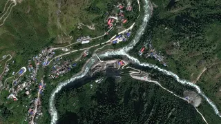1.2 किलोमीटर नीचे ग्लेशियर गिरने से तरल कंक्रीट जैसे सैलाब ने मचाया तबाही(फोटो: रॉयटर्स)