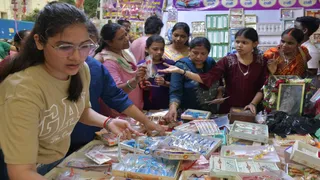 रक्षाबंधन पर काशी में 210 करोड़ से अधिक का कारोबार बाजार में रौनक।
