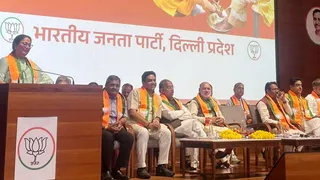 सेवा संकल्प अभियान की तैयारियों को लेकर बैठक को संबोधित करती मुख्यमंत्री रेखा गुप्ता। सौजन्य- भाजपा