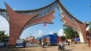 त्रासदी के पीछे चीन को जिम्मेदार मान रहे नेपाली।