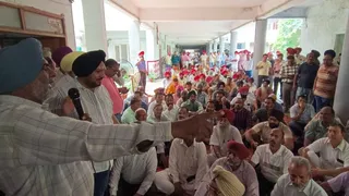 27 अगस्त को हड़ताल के दौरान प्रदर्शन करते हुए कर्मचारी।