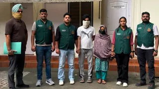 सराय काले खां से जासूसी नेटवर्क के आरोप में गिरफ्तार किए गए दंपती मोहम्मद साहिल और समीरा से की गई जांच में भी इंटरनेट मीडिया के माध्यम से संपर्क बढ़ाए जाने की बात सामने आई है।
