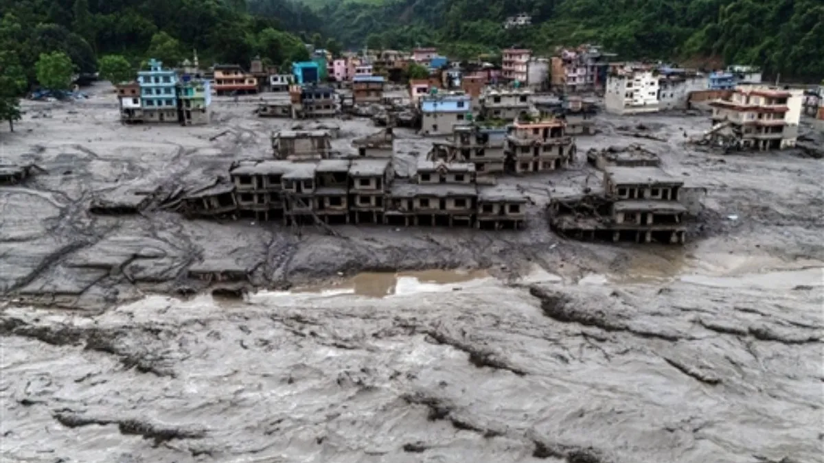 सच छिपाने की साजिश या कुछ और... नेपाल बाढ़ की खौफनाक वीडियो क्यों डिलीट कर रहा चीन?